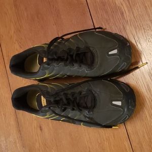 Nike shox Livestrong sneakers men's size 11